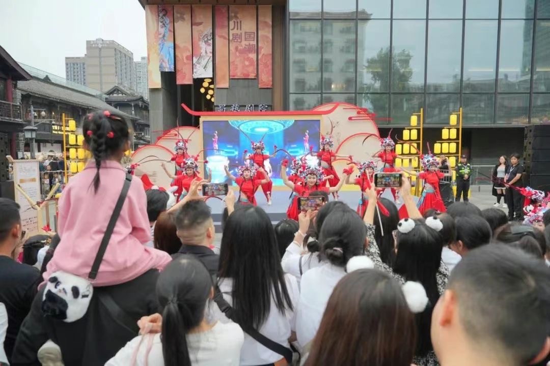 j9九游會(huì)登錄入口首頁五一假期的成都文旅市場(chǎng)新添現(xiàn)代科技亮色(圖6)